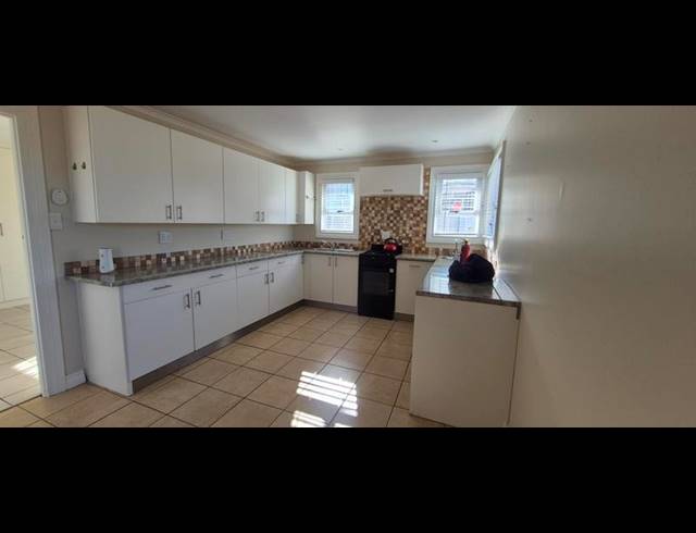 2 BEDROOM PROPERTY TO RENT IN DANA BAY